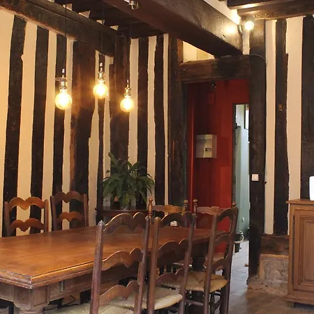 בית נופש Maison 17eme - Centre Historique De L'eveque - 10 Pers. *