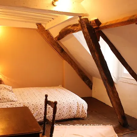 בית נופש Maison 17eme - Centre Historique De L'eveque - 10 Pers. *