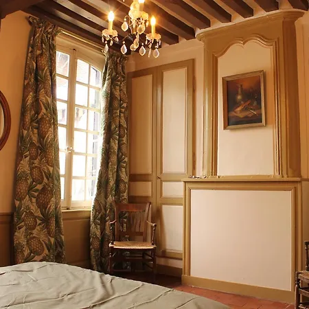 בית נופש Maison 17eme - Centre Historique De L'eveque - 10 Pers. *