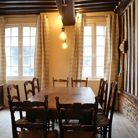 Maison 17eme - Centre Historique De L'eveque - 10 Pers. בית נופש