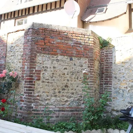 בית נופש Maison 17eme - Centre Historique De L'eveque - 10 Pers. Pont-Évêque